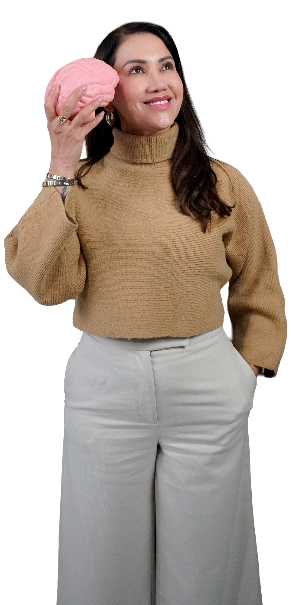 Milena Sandoval - Neuro-Experta en Alta Performance sosteniendo un cerebro